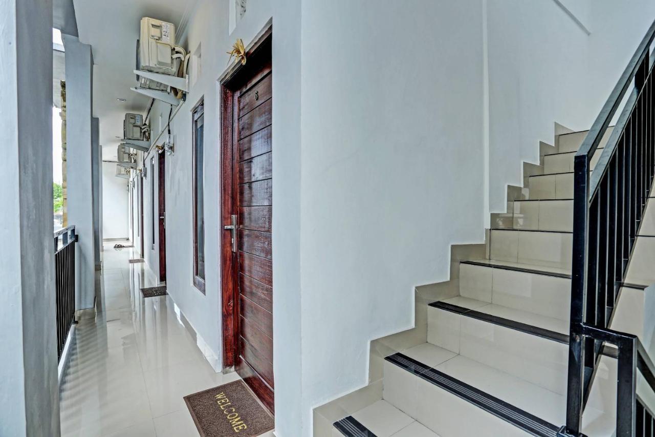 Oyo 91080 Kubu D&D Guesthouse Семиняк Екстериор снимка